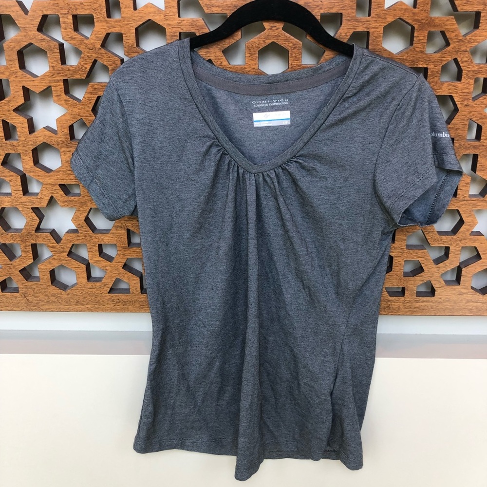 Columbia Gray Activewear Women’s  V-Neck Top